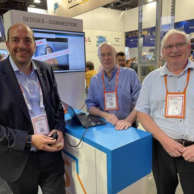 Le ministre Mathieu Michel, Christian Begaux et Patrick Lacroix sur le stand belge au Vivatech 2022